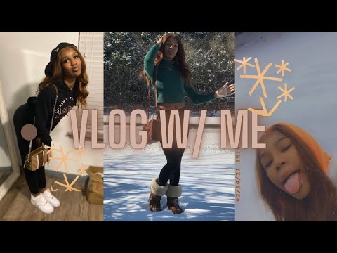 Vlog w/ me | it’s snowed❄️,, I went back to in person school,, and more.