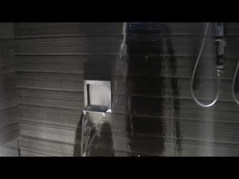 Gessi Privatewellness Wasserfall mit Beleuchtung und Tremillimetri Kopfbrausen