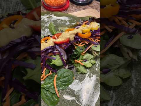 Easy Vegan Lunch Wrap #healthylunchideas #healthysalad #easylunch