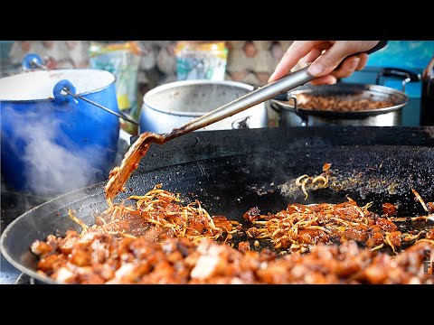 STREET FOOD in PENANG! Macallum Street Night Market in George town, Malaysia