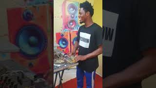 Dj Techknow all the way #funny #1mviewers #africancity #moresubscribers #dj #ghostremix #throwitback