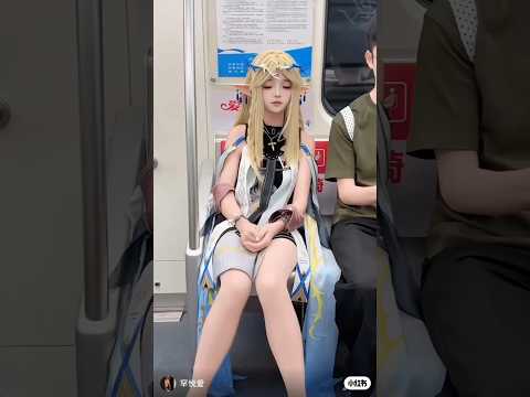 #best koren girl sleeping video#beautifull chin girl reaction by train viral video||