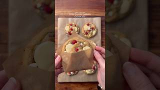 White chocolate raspberry cookie🤍 #cookies #recipe #baking #dessert #shorts #viral #fyp #yummy