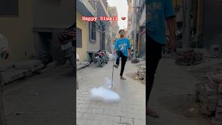 Diwali pataas #trending #viralvideo #shortvideos #shorts #diwali #patake #bomb