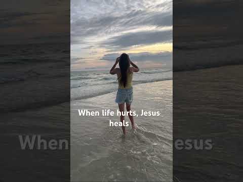 He heals.#coldplay #concert #livemusic #jesus #godisgood #beach #religion #live #friends #music