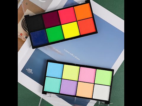 Are you ready for the makeup of halloween? Water active paint palette
