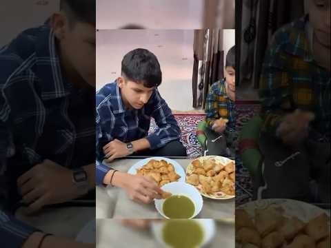 Piyush v/s kunali samosa challenge #food #souravandpiyush #funny #piyush #streetfood #food #shorts