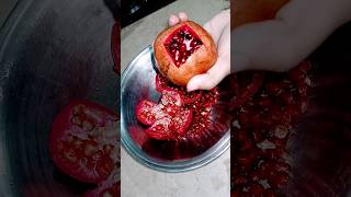 How to cut Pomegranate#viral #short #trending #shorts #youtubeshorts #viralvideo #shortvideo #fyp