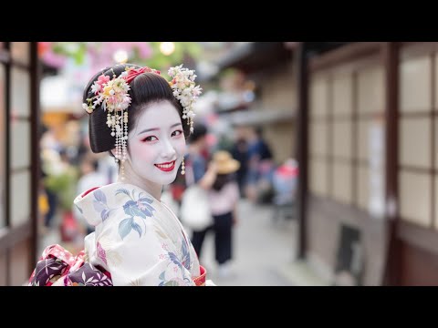 “Wait... All Women Were Men?! The Shocking Truth Behind Kabuki Theater”