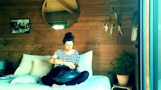 MarieCharlotte - Chant intuitif sur Hand Pan