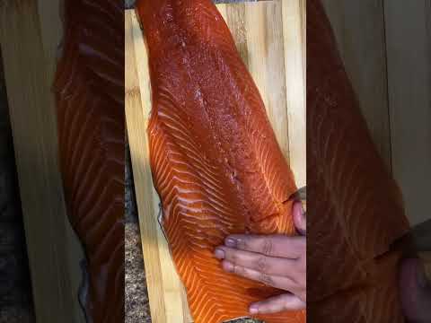 Best way to cut salmon fillets #heathylifesytle #shorts_ #fypp