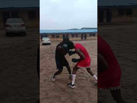 When you are getting tired is wen you learn how to get inside #boxing #boxingexercise #boxinglife