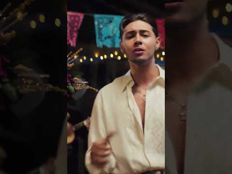 A serenade for you🌹 #shorts #serenata #singing #originalmusic #shortsvideo #cantante #mky #mexican