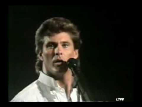 David Hasselhoff dances to Michael Jacksons thriller