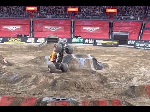 El Toro Loco Monster Jam Denver 4-23-22 - Freestyle Finishes Win With Backflip and Huge Stoppie