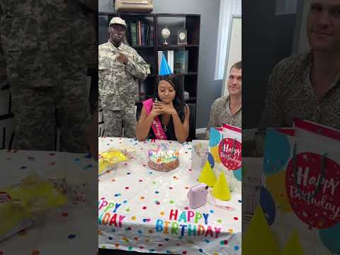 Soldier plans surprise homecoming for his wife on her birthday ❤️