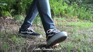 Crushing apples with my black Vans Old Skool platform