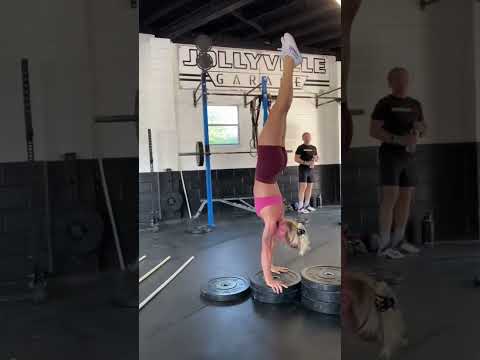 NEW CROSSFIT HANDSTAND CHALLENGE | BY KAYLEE ADAMS