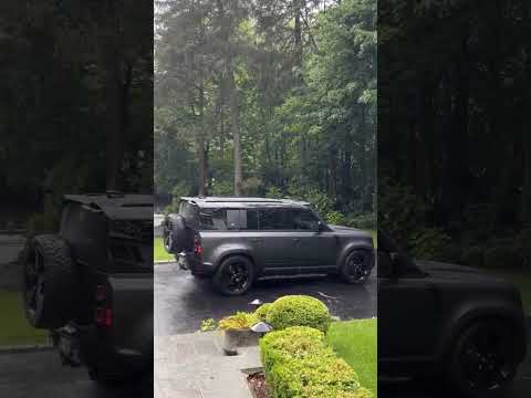 Land Rover Defender 🔥 #rainyday#floods#newjersey#jeeplife