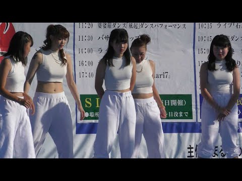 白コスチューム ダンス