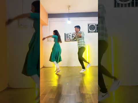 Bollywood Couple Dance | Tujhko Mirchi Lagi To Mai Kya Karu | Wedding Couple Dance | Easy Duet Dance