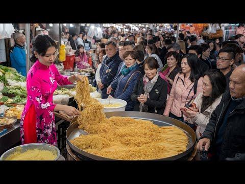 8 Authentic Vietnamese Street Food in Saigon