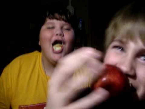 ApPlEs!