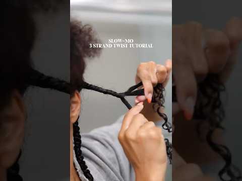 Three Strand Twist slowed ALL the way down 🤝🏽 Hope this helps! #twistout #definedcurls #curlyhair