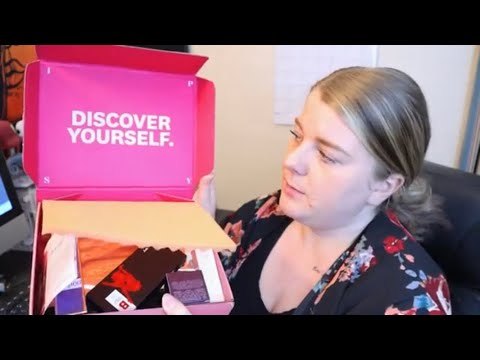 IPSY GLAM BAG PLUS UNBOXING AND A GIVEAWAY!!!!