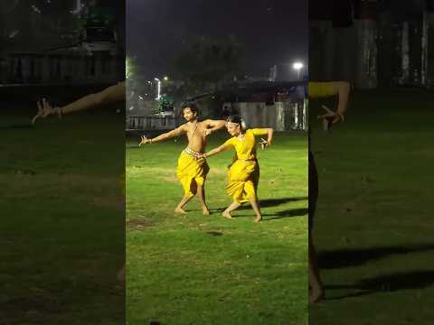 Garaj Garaj Dance Cover | Rain Dance | Tanima Soumen |