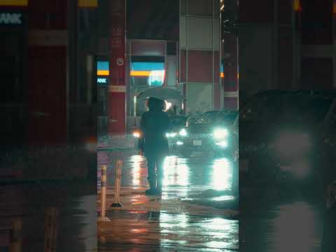 Rainy reflections 🤌 #photography #urbanstreetphotography #streetphotography