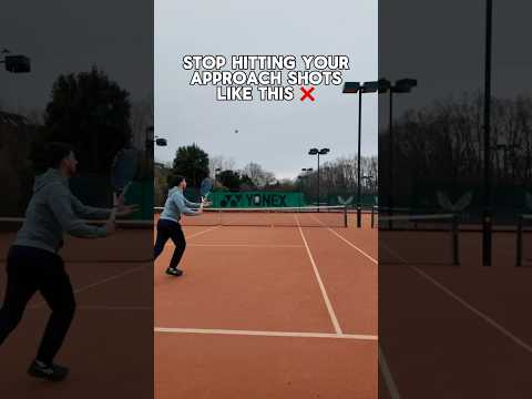 Try out the hop step next time! #tennis #tennistips #approachshot #tenniscoach #tennispractice