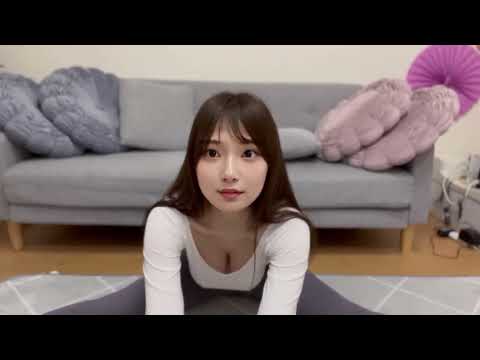 【ノーブラ】開脚チャレンジ！