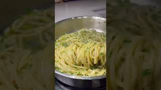 PastaTok Part 8 Aglio e Olio 😍 #pasta #pastatiktok #easyrecipe #easyrecipes #garlic #asmrfood #ital