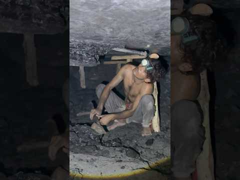 Black diamond in coal mining ⛏️ #undergroundmining #coalmining #treasuresearch #diamondmining