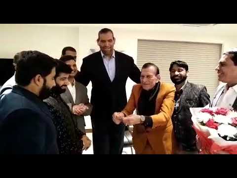 सम्राट शंकर ने KHALI wrestler को कर दिया हैरान, जादू से जीता दिल! #khali