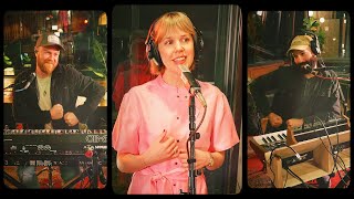 Julie 💏 // POMPLAMOOSE