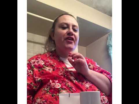 Natalia Pardalis trying out new face products from @ipsy
