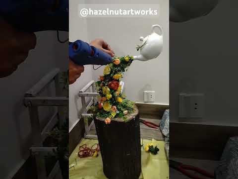 #floral #installations #woodenlogideas #teapotideas #interiordecorideas #novemberrain