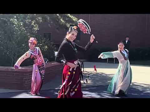 Traditional Ethnic Style (科目三 Ke Mu San/Subject Three) (一笑江湖 Yi Xiao Jiang Hua/Smile on the world)