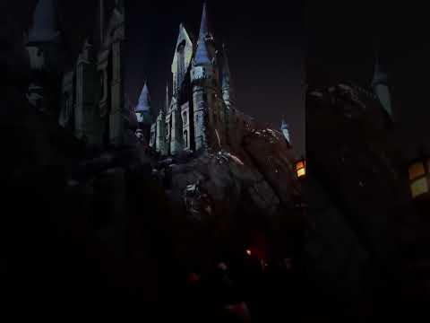 Darks Arts light show at Hogwarts | #universalstudios #harrypotter #wizard