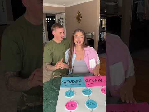 Soldier surprises pregnant girlfriend during gender reveal party, and proposes ❤️