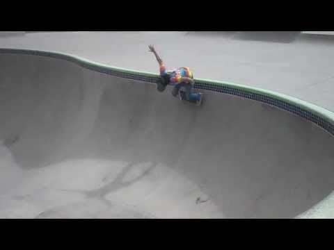 Pool Skateboarding (Rock-n-roll)