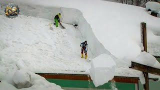 Idiot Snow Removal: Massive Roof Avalanche | Extreme Dangerous Plow Truck Fails #13