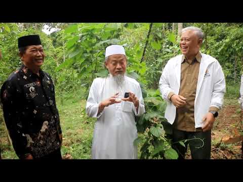 PONPES TA'ALLUMUL HUDA  BUDIDAYA SACHA INCHI BERSAMA DR. SONNY SOEHARSO STAF KHUSUS MENTERI KLHK RI