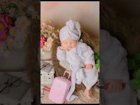 Warisha and Arsalan revealed the face of their baby #warisha #azlanali #warishaazlan #viral #baby