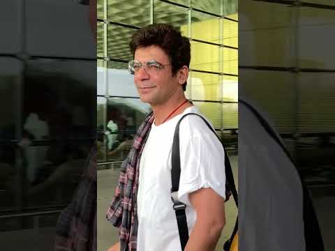 Sunil Grover Spotted Flying Out of Mumbai