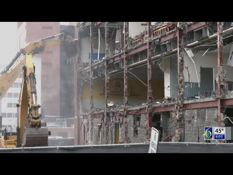 Demolition of old Eastern High School in Lansing begins