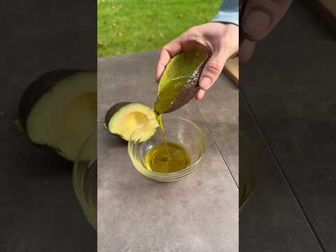 Make your own Avocado Oil at Home. #easyrecipe #natural #helthbenefits #shorts