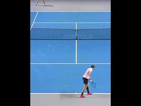 🎾 Jannik Sinner gets caught off guard — aced by a bold underarm serve! #Tennis #Sinner #Sport
